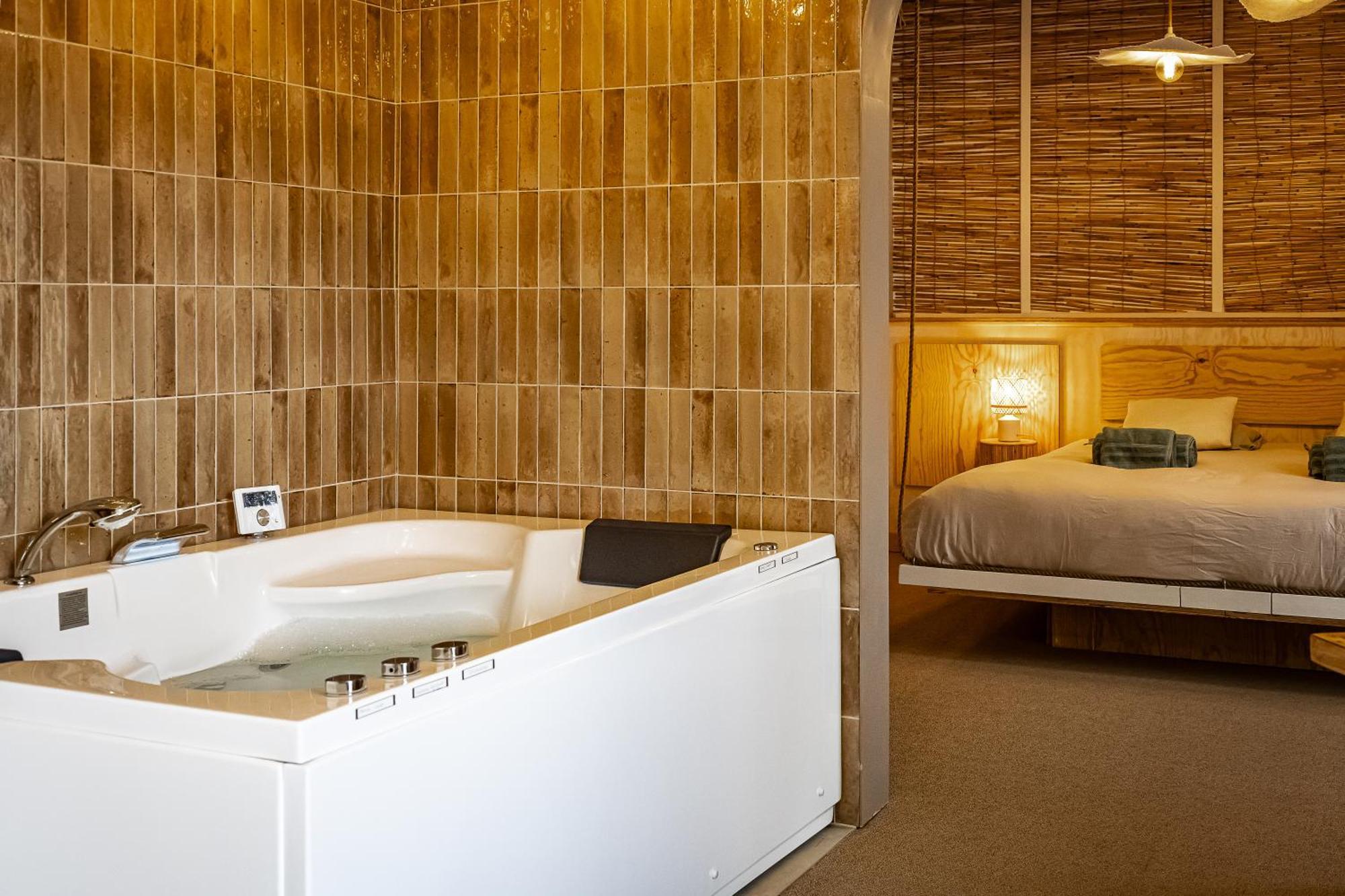 Love Room Suite Bali - Auray En Bretagne Brech Exterior foto